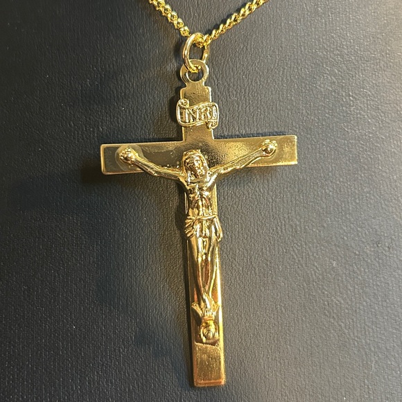 Deadstock Vintage Jesus Necklace Vintage Catholic Cross Necklace - Picture 2 of 4